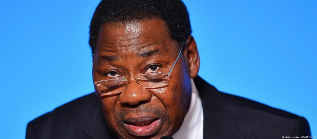 L’ancien Boni Yayi devient artiste chanteur et sort son premier single boni yayi