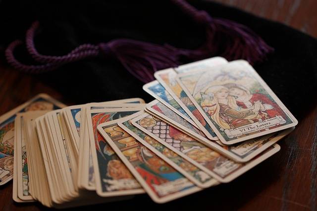Cartes du tarot astrologie voyance
